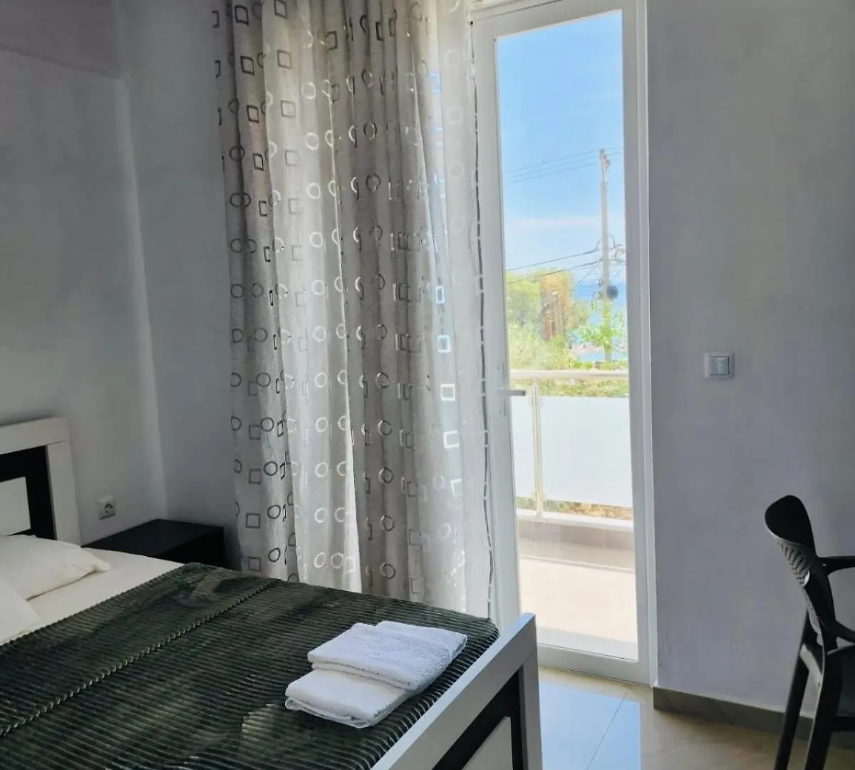 Hotel Corali Himare Fshat