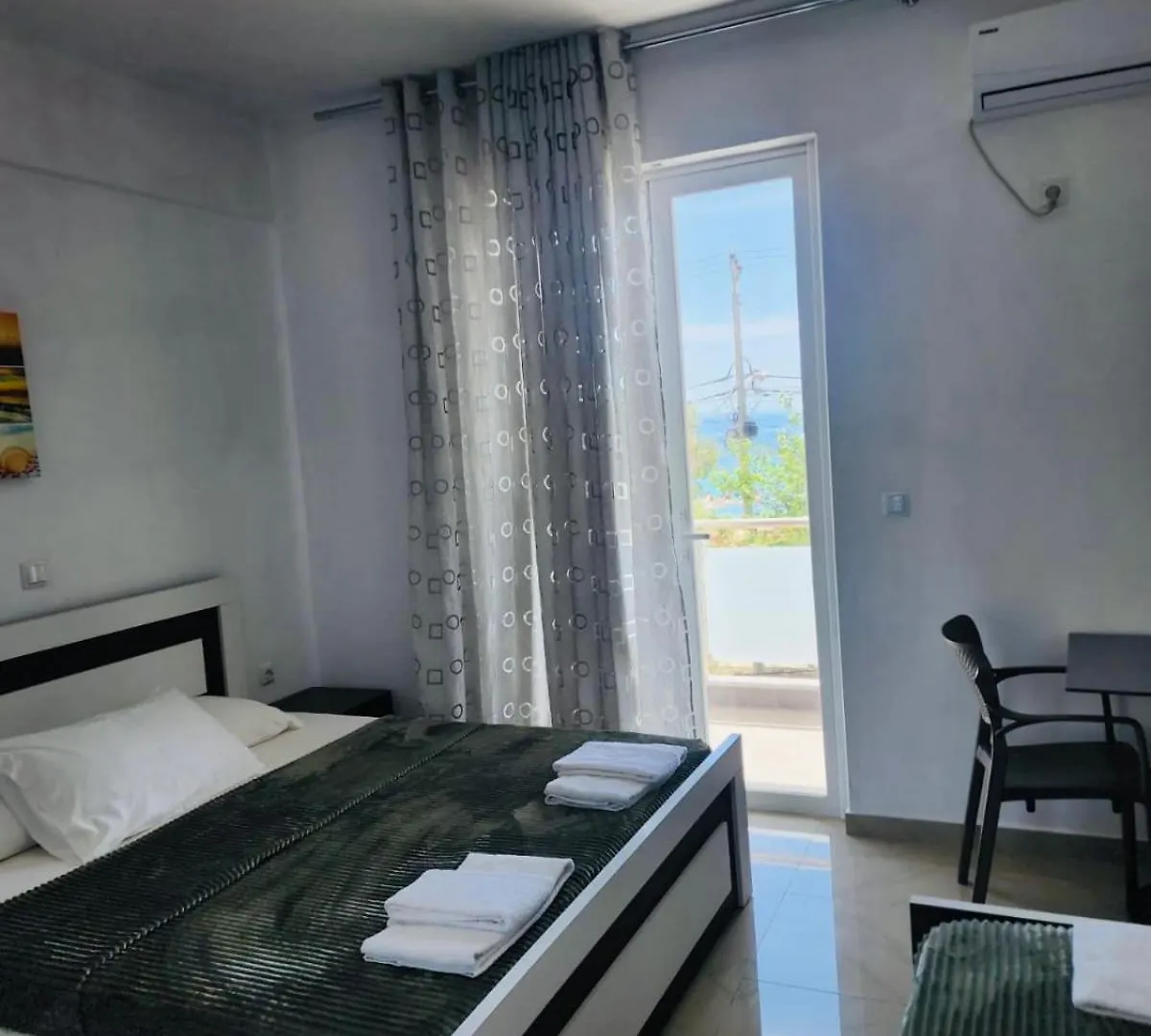 Hotel Corali Himare Fshat 0*,