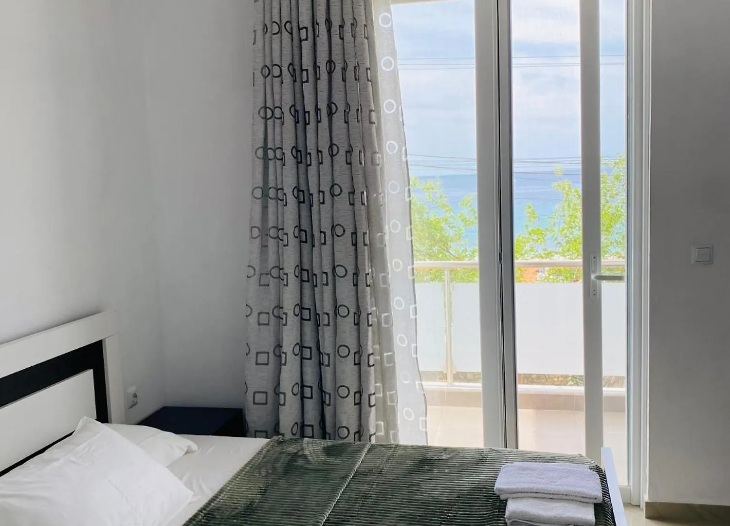 Hotel Corali Himare Fshat