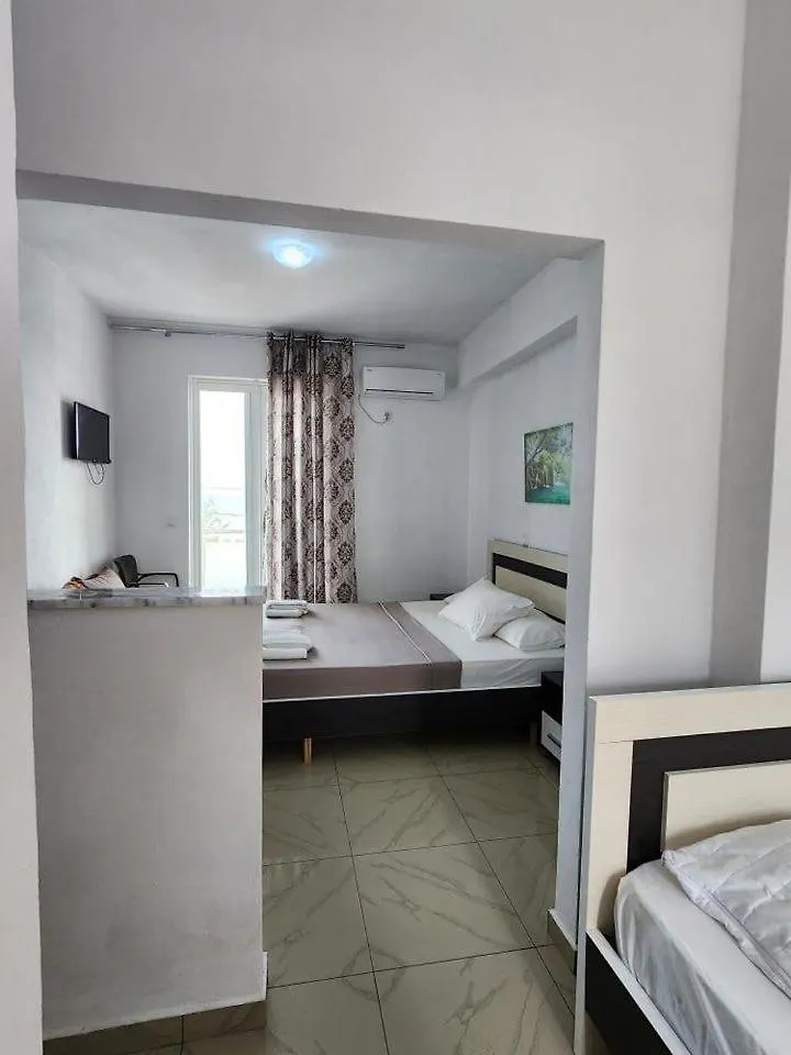 Hotel Corali Himare Fshat