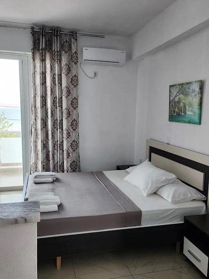 Hotel Corali Himare Fshat 0*,