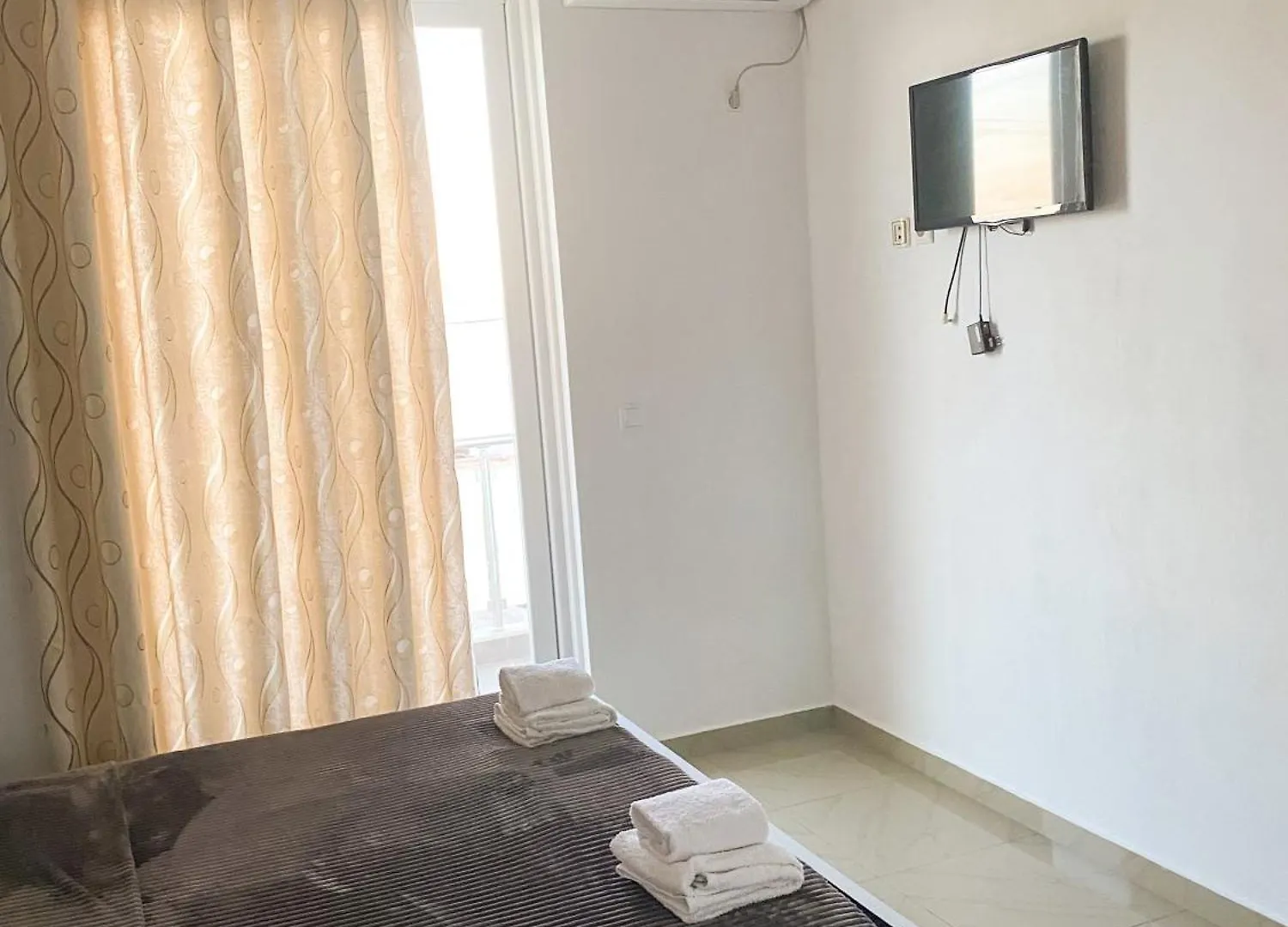 Hotel Corali Himare Fshat