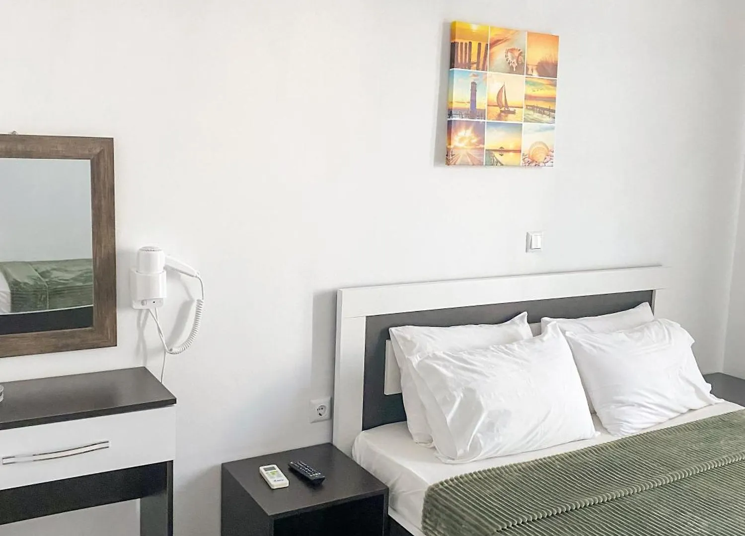 Hotel Corali Himare Fshat
