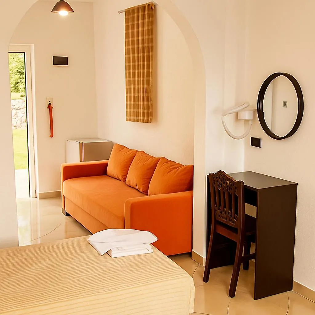 Hotel Corali Himare Fshat