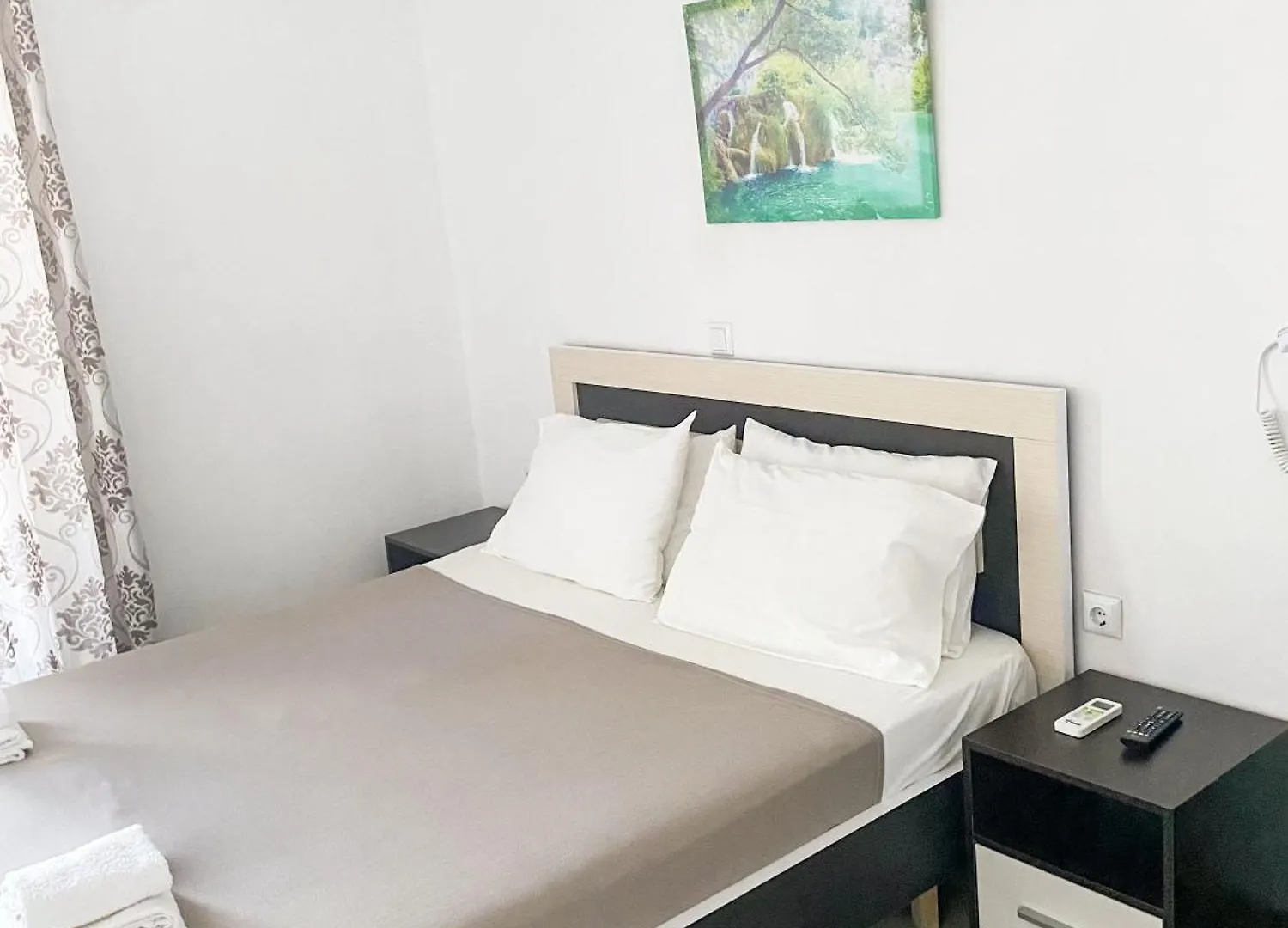 Hotel Corali Himare Fshat
