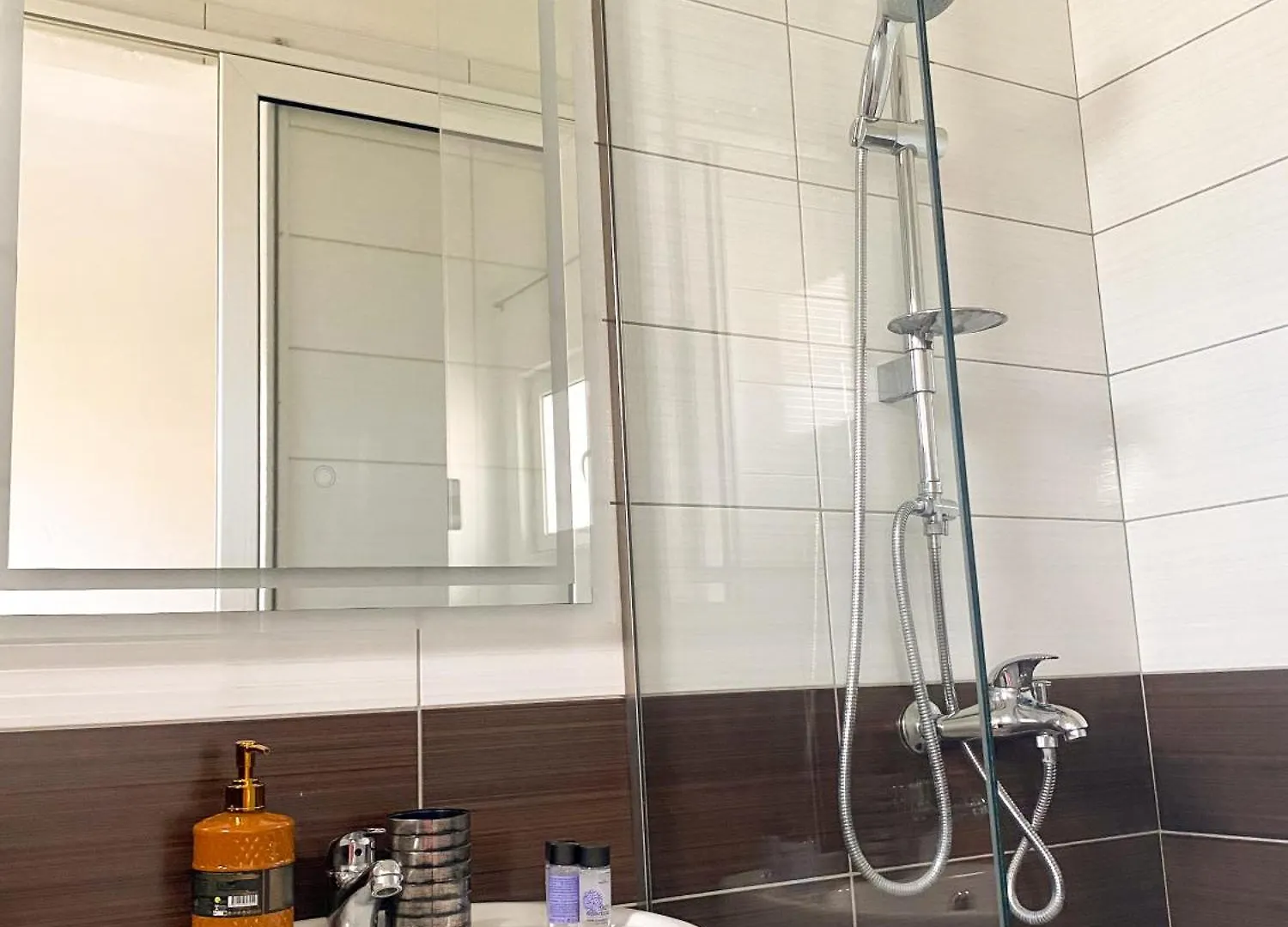 Hotel Corali Himare Fshat Arnavutluk