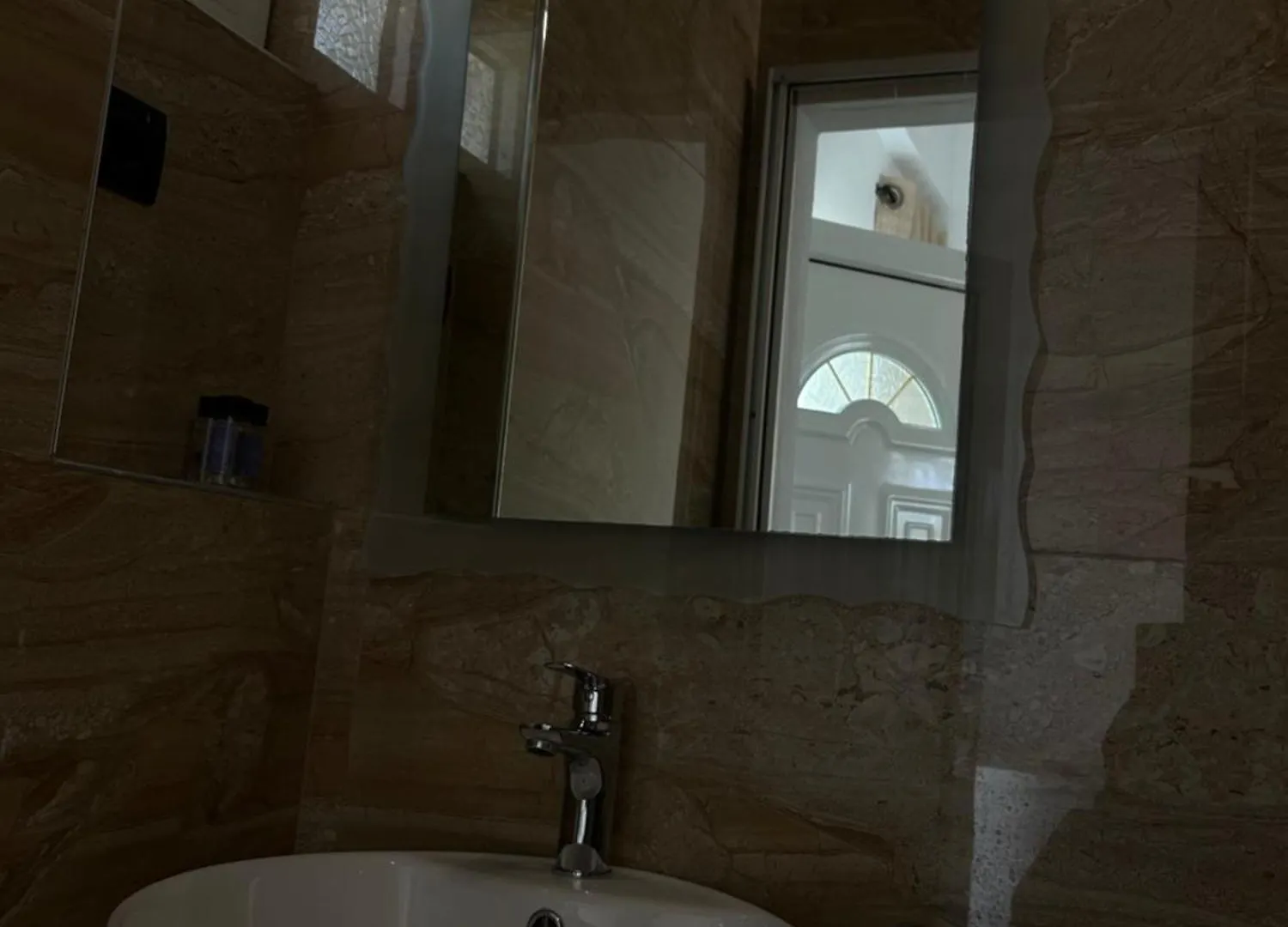 Hotel Corali Himare Fshat