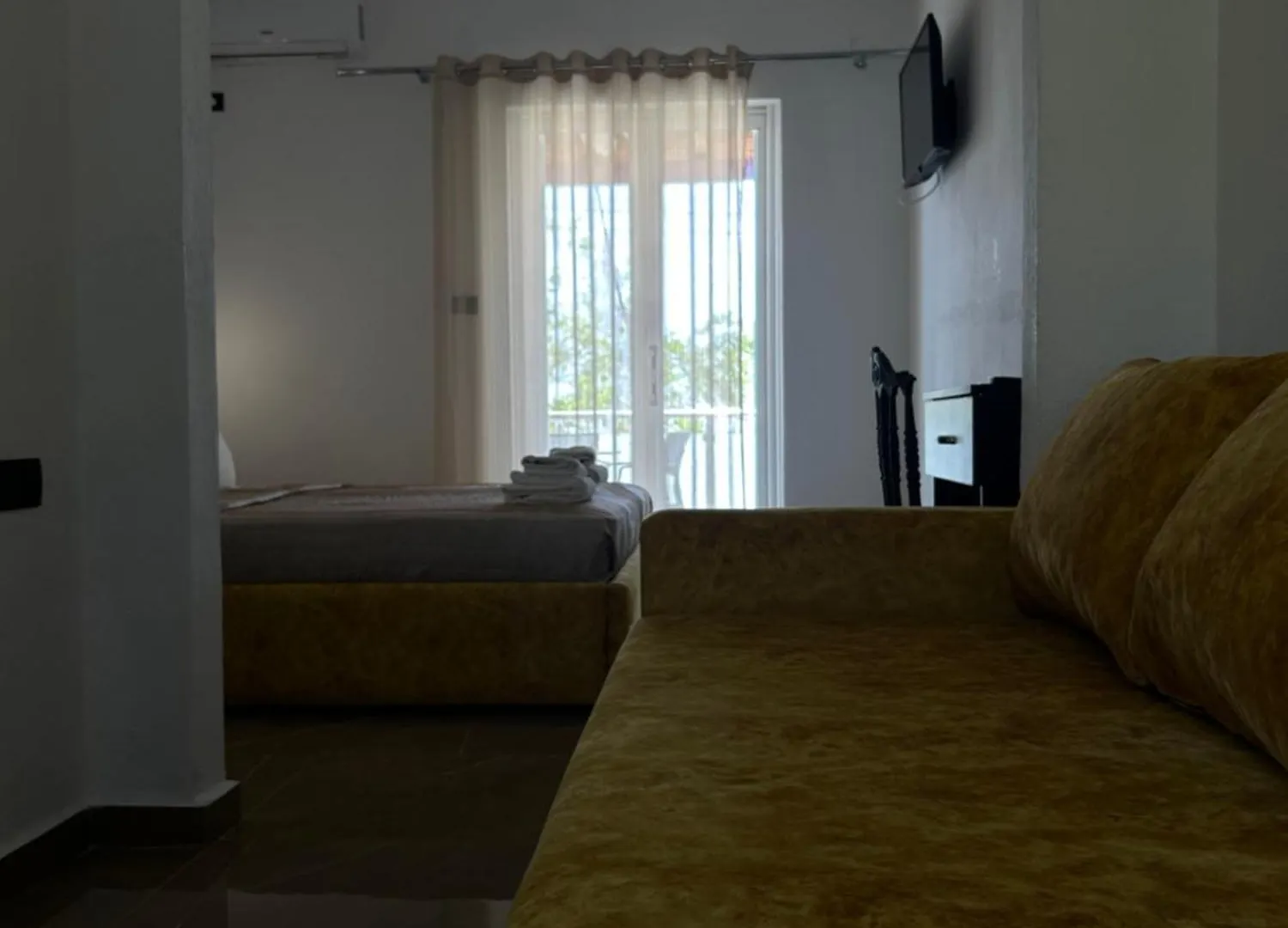 Hotel Corali Himare Fshat