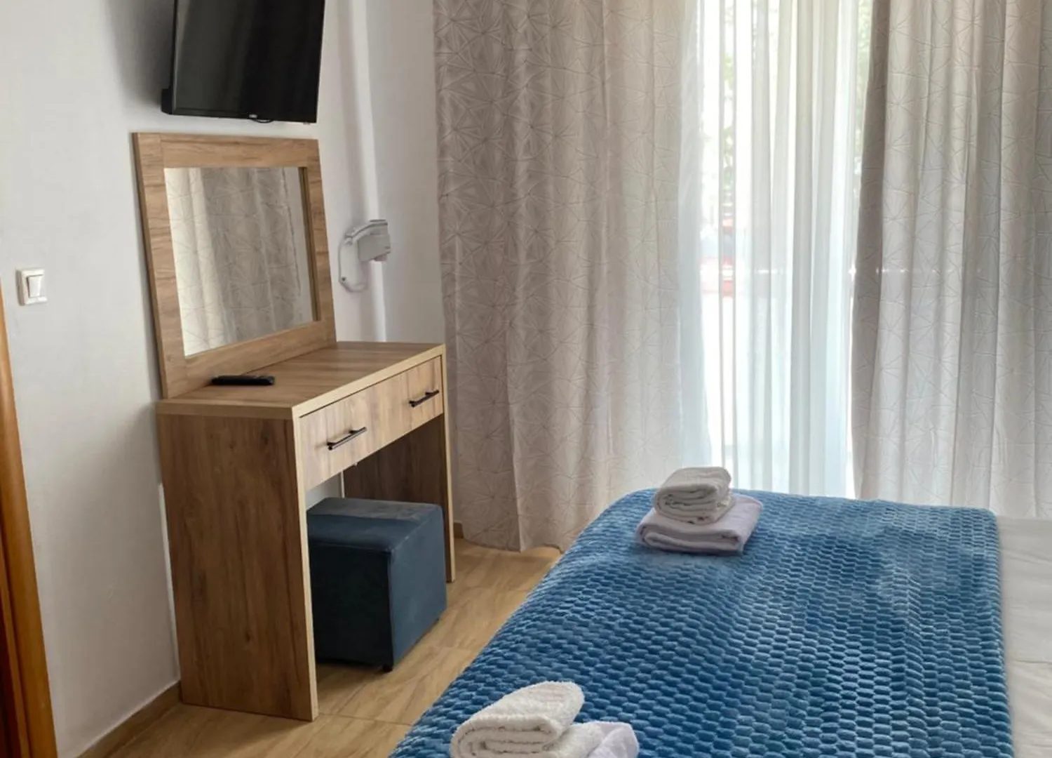 Hotel Corali Himare Fshat